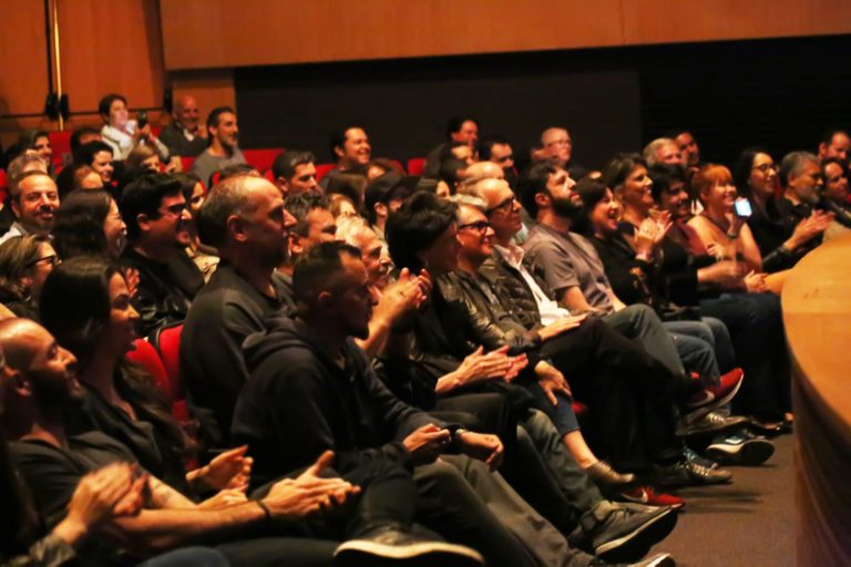 UMA VOZ, UM INSTRUMENTO ANO IV | Cobertura especial sobre a estreia do Ano IV do projeto Uma Voz, Um Instrumento, que recebeu o cantor e compositor Paulo Miklos, no dia 14 de junho de 2019. A cobertura é composta pela fotografia da apresentação e pelo desenvolvimento de um programete especial, intitulado Uma Voz, Um Instrumento #Review. O conceito "review" vem de revisitar a noite da apresentação por meio de uma entrevista com o artista mesclada com alguns dos melhores momentos da apresentação. O projeto Uma Voz, Um Instrumento é uma realização do Centro Cultural Minas Tênis Clube. A curadoria, comunicação e produção é de Alves Madeira Comunicação e Produção. Teatro do Centro Cultural Minas Tênis Clube, Belo Horizonte (MG). 14/06/2019. © Copyright Liliane Pelegrini/Bendita  Conteúdo & Imagem | Todos os direitos reservados | All rights reserved